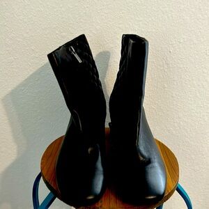 Brand new Clarks boots. Size 6